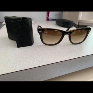 Folding Ray ban wayfarers with case